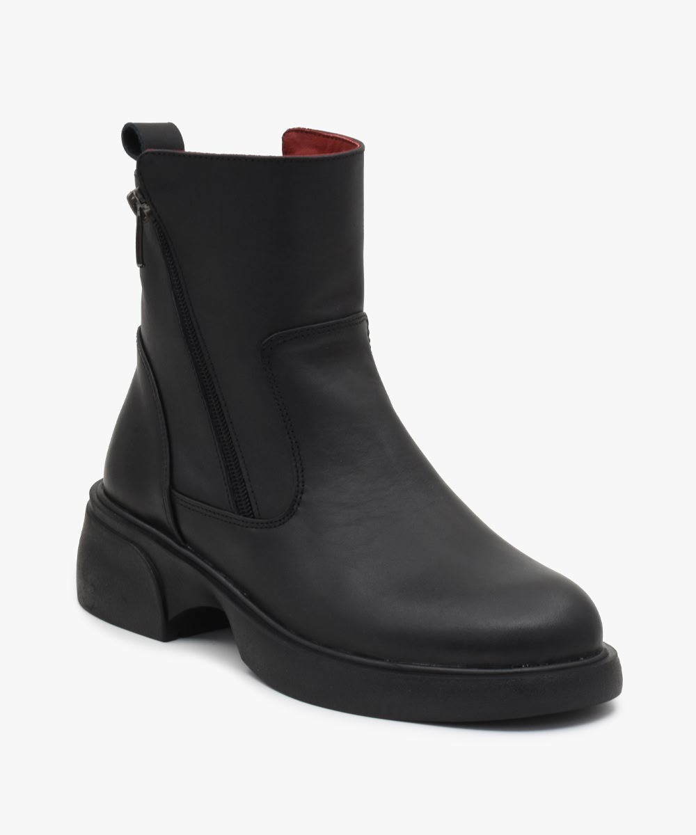 P88-black-01 نیم بوت چرم زنانه کد P88 - Image 1